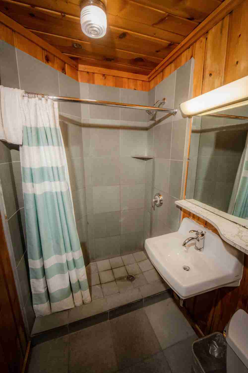 Hatchet Resort Economy Room Bath