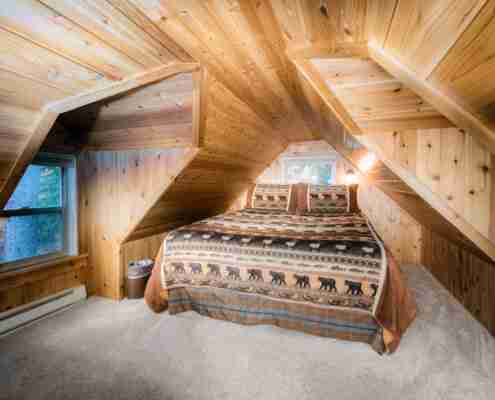 the Hatchet Resort hunters cabin loft