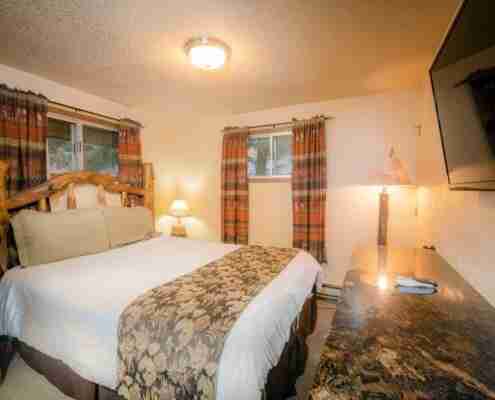 the Hatchet Resort Osprey House King room