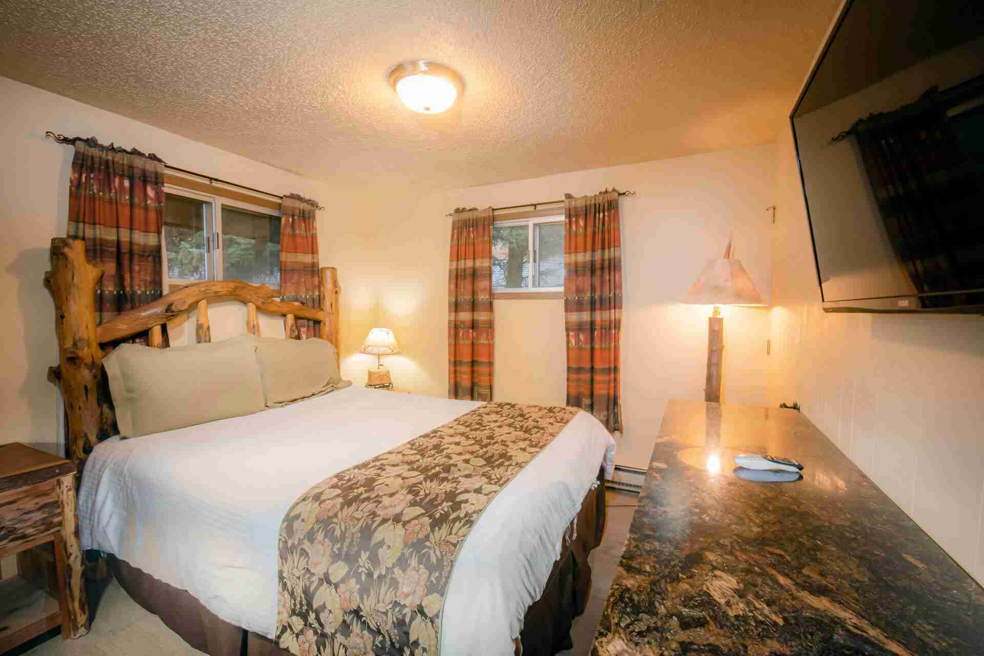 the Hatchet Resort Osprey House King room
